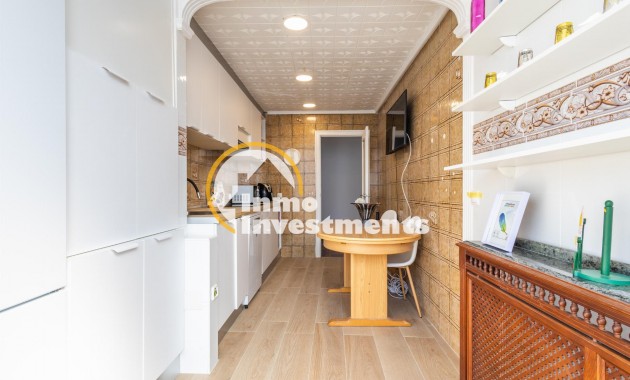 Resale - Apartment - Torrevieja - Playa del Acequion