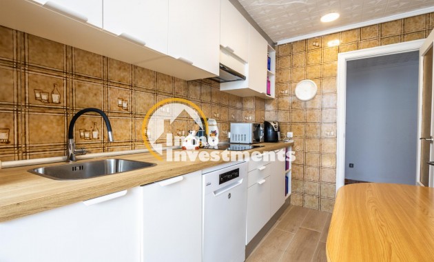 Resale - Apartment - Torrevieja - Playa del Acequion
