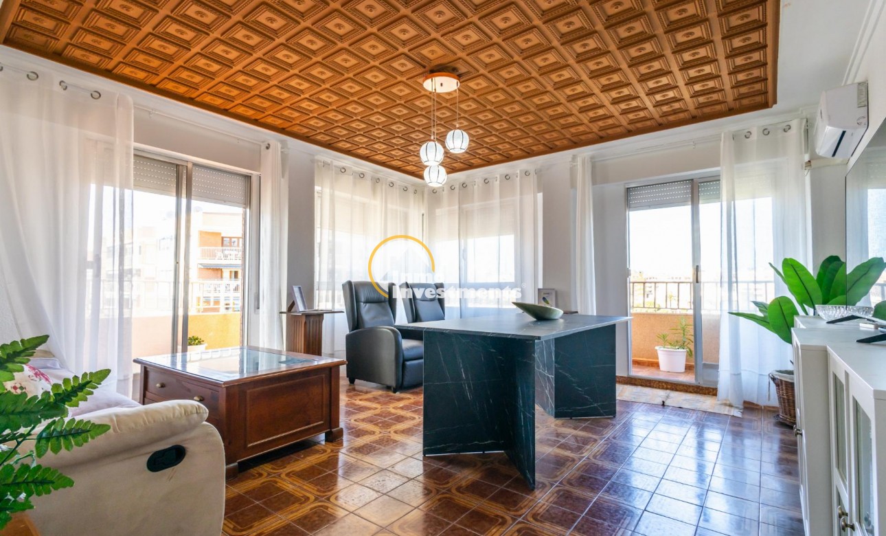 Resale - Apartment - Torrevieja - Playa del Acequion