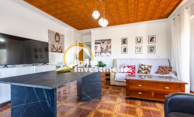Resale - Apartment - Torrevieja - Playa del Acequion