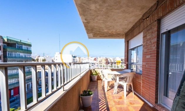 Resale - Apartment - Torrevieja - Playa del Acequion