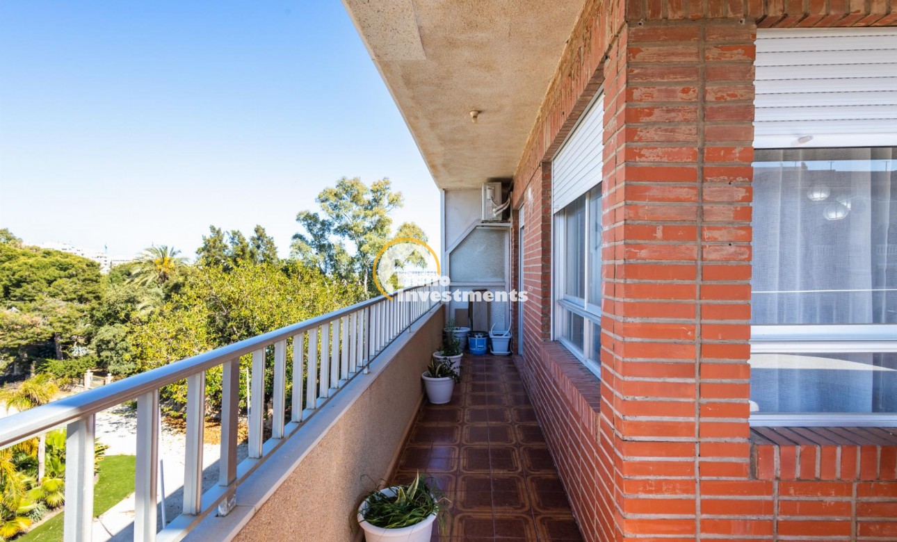 Resale - Apartment - Torrevieja - Playa del Acequion