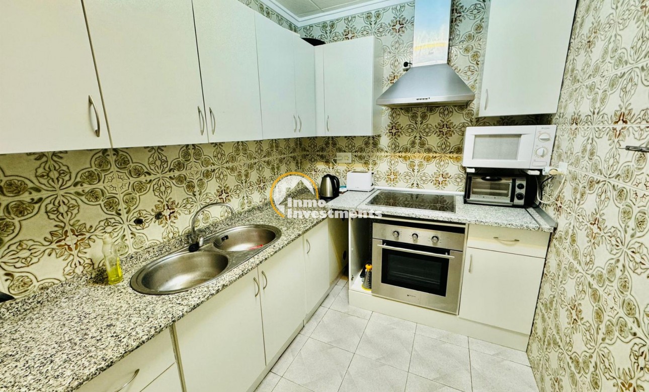 Resale - Apartment - Torrevieja - Playa del Acequion