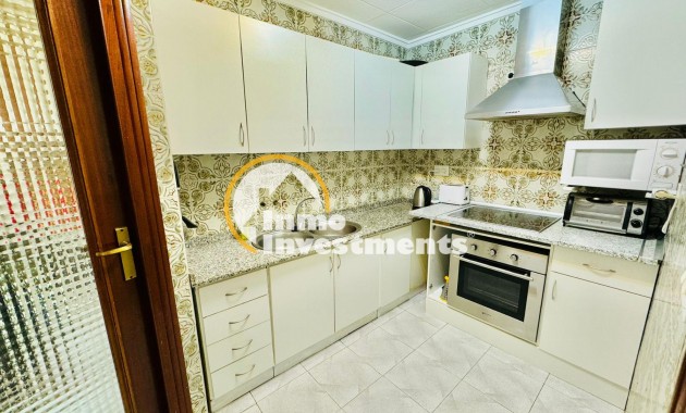 Resale - Apartment - Torrevieja - Playa del Acequion