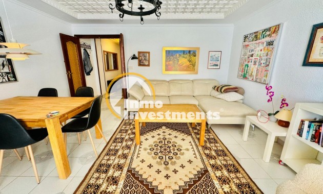Resale - Apartment - Torrevieja - Playa del Acequion
