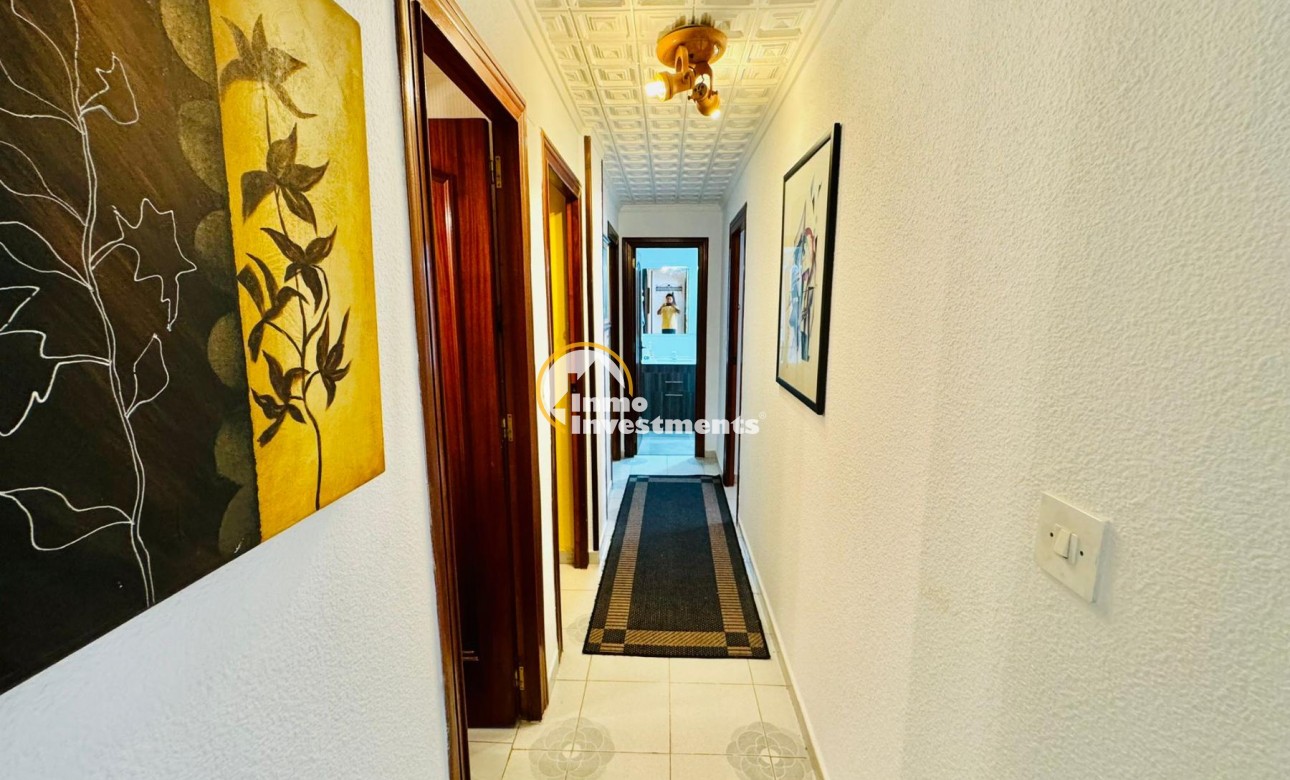 Resale - Apartment - Torrevieja - Playa del Acequion