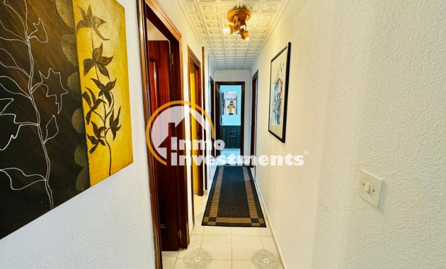 Resale - Apartment - Torrevieja - Playa del Acequion