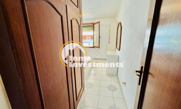 Resale - Apartment - Torrevieja - Playa del Acequion