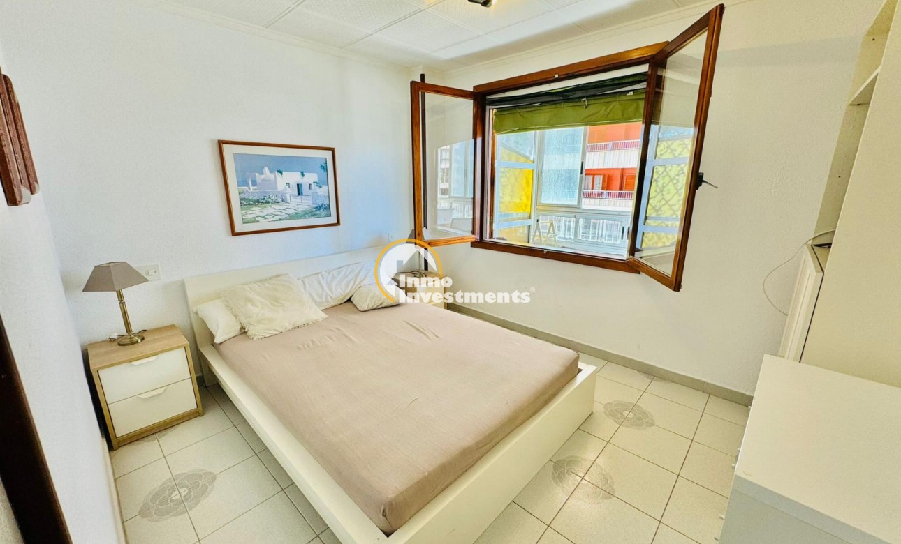 Resale - Apartment - Torrevieja - Playa del Acequion