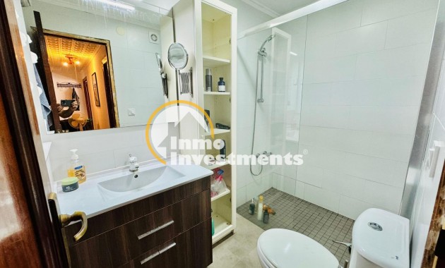 Resale - Apartment - Torrevieja - Playa del Acequion