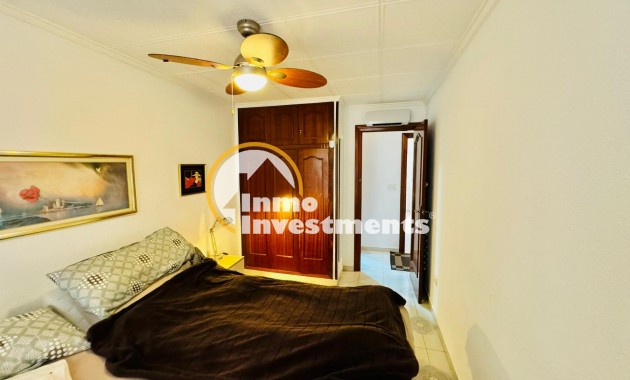 Resale - Apartment - Torrevieja - Playa del Acequion