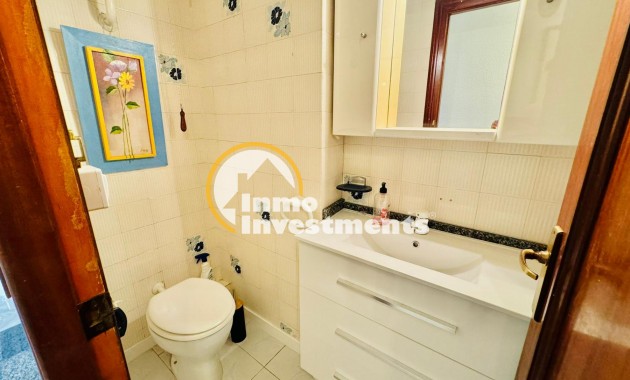Resale - Apartment - Torrevieja - Playa del Acequion