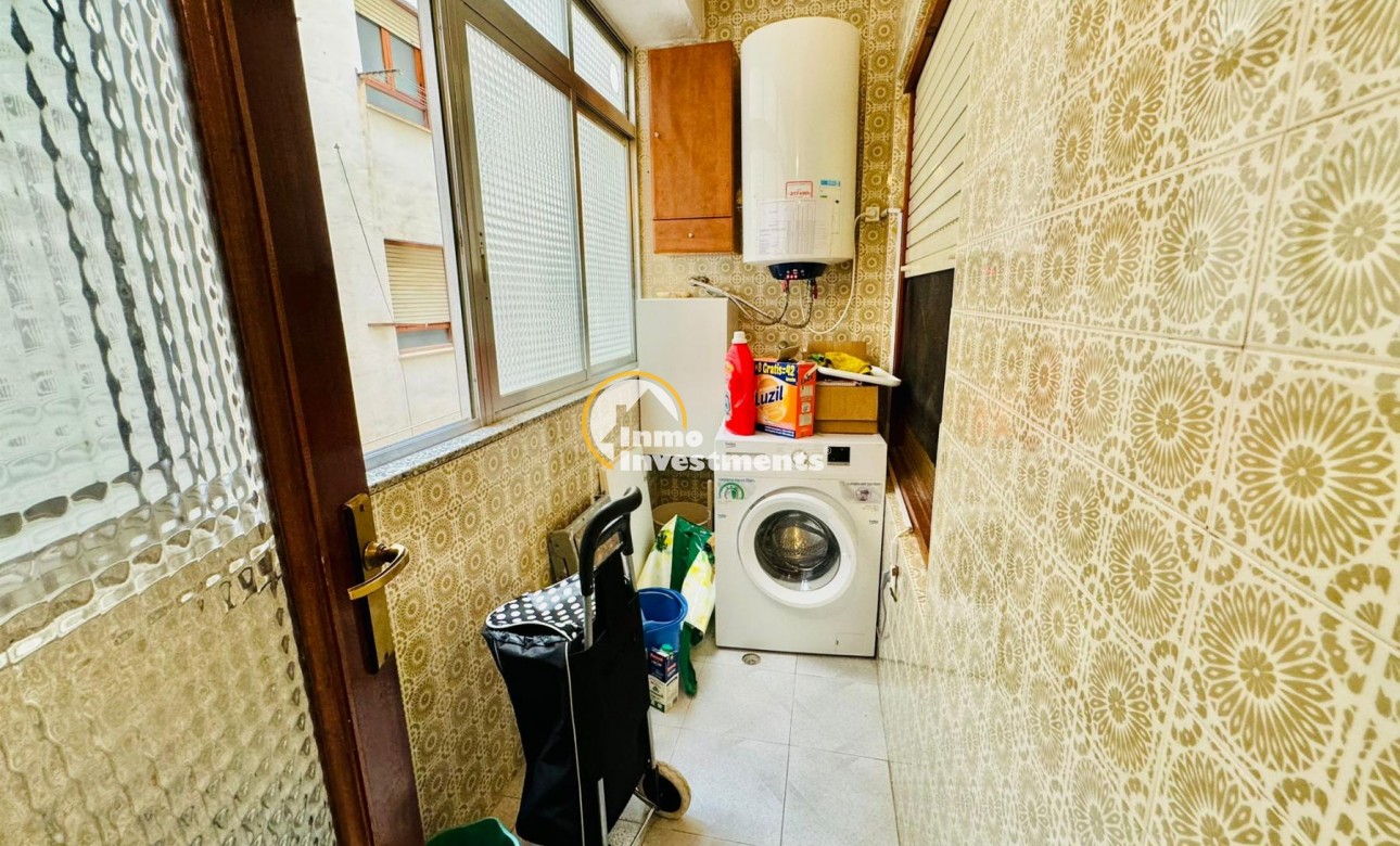 Resale - Apartment - Torrevieja - Playa del Acequion