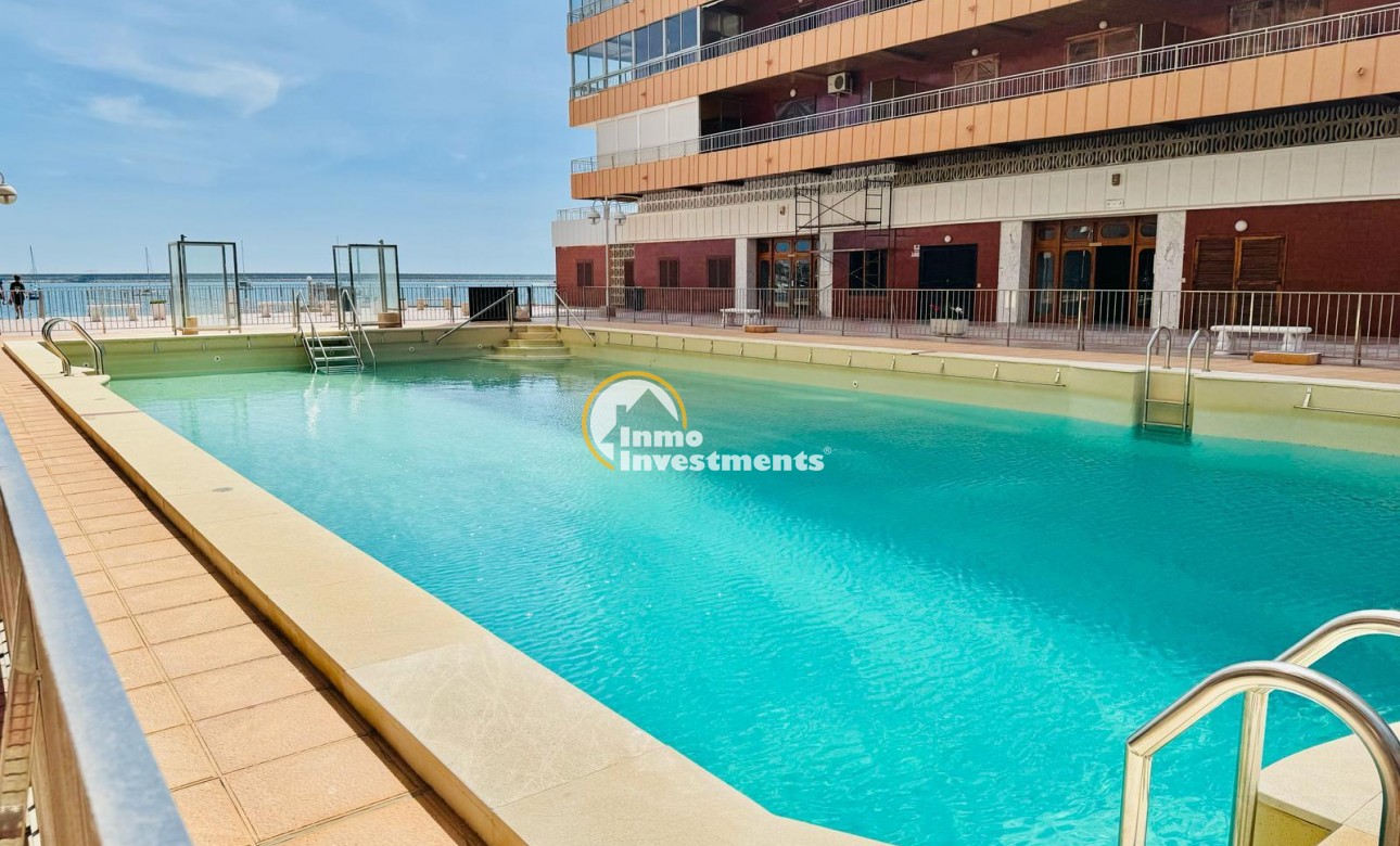 Resale - Apartment - Torrevieja - Playa del Acequion