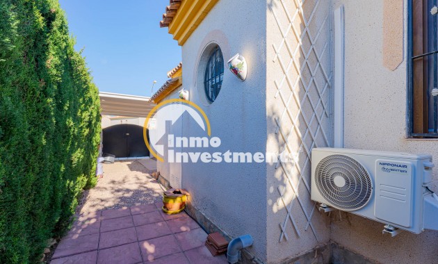 Resale - Quad House - Playa Flamenca - Iria