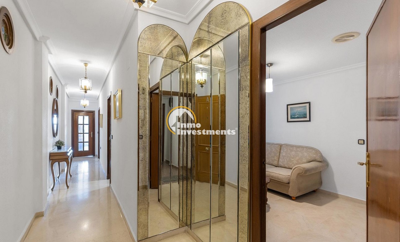 Resale - Apartment - Torrevieja - Beach