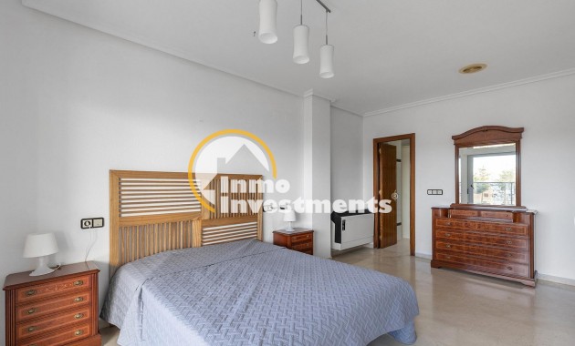 Resale - Apartment - Torrevieja - Beach