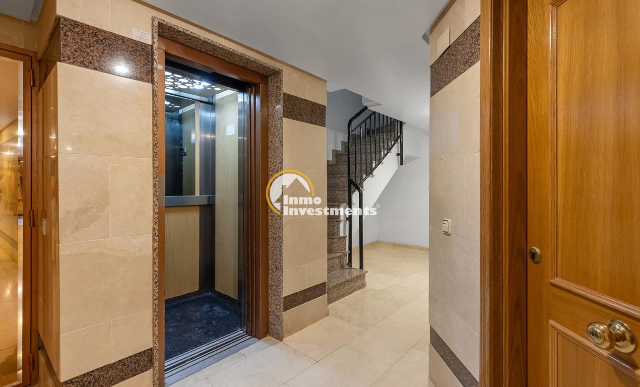 Resale - Apartment - Torrevieja - Beach