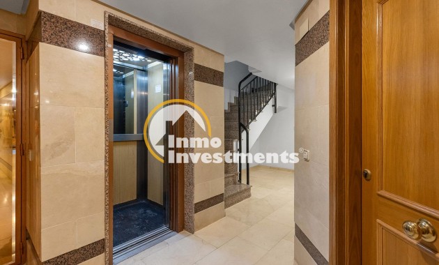 Resale - Apartment - Torrevieja - Beach