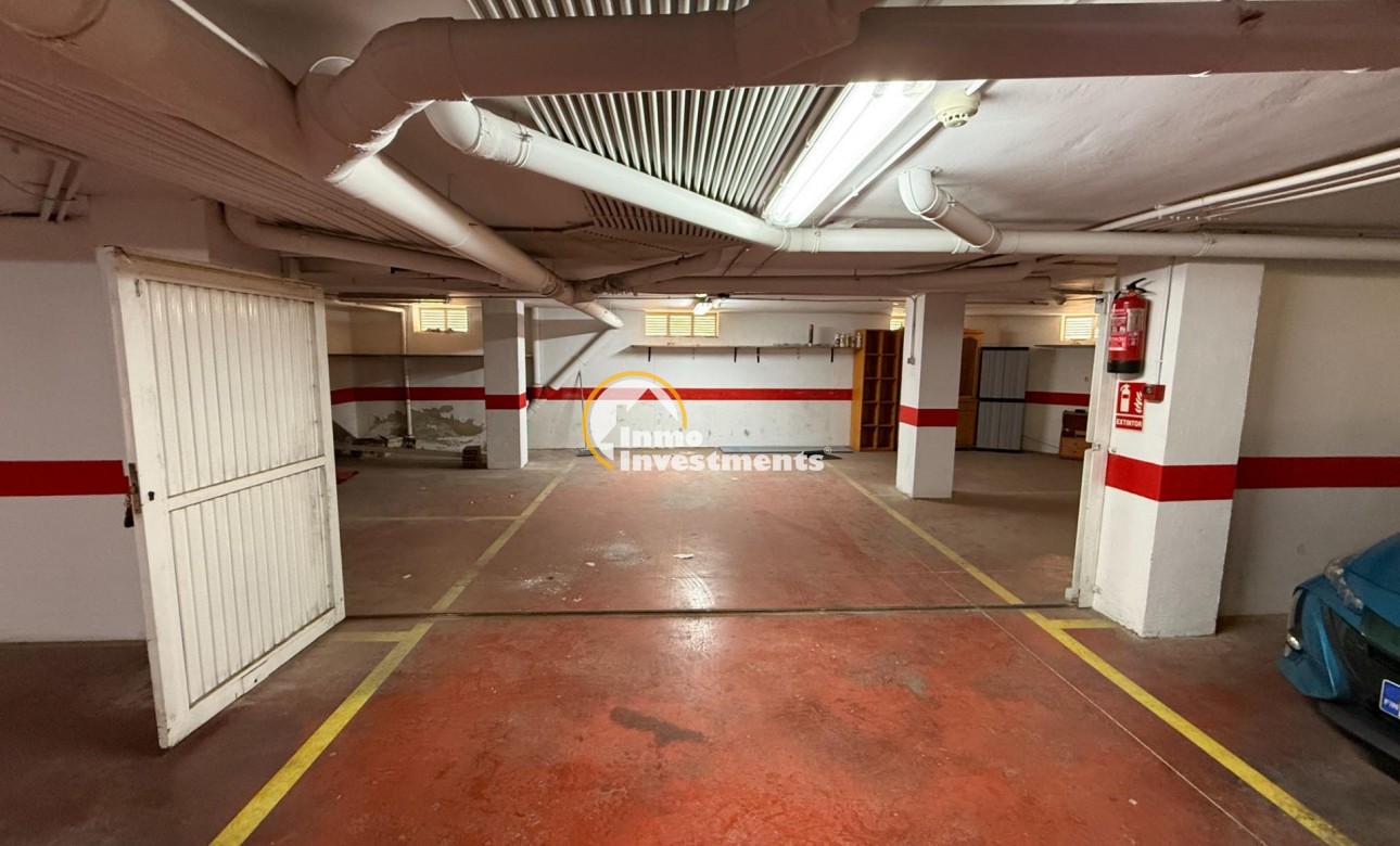 Long term rental - Garage - Torrevieja - Centro