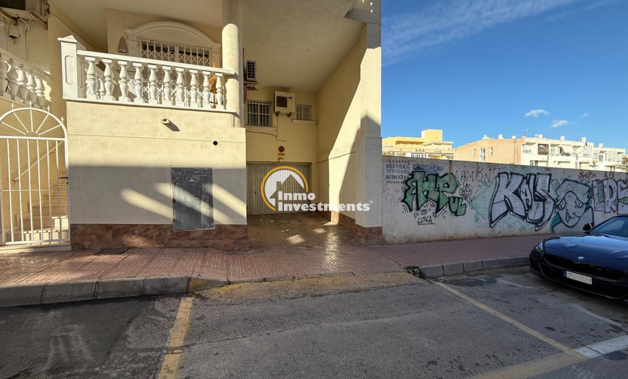 Long term rental - Garage - Torrevieja - Centro