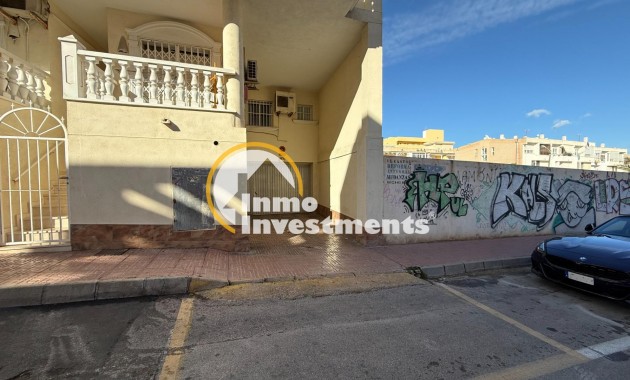 Long term rental - Garage - Torrevieja - Centro