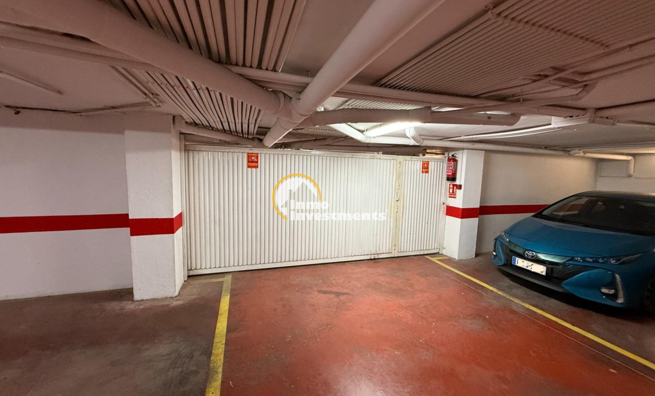 Long term rental - Garage - Torrevieja - Centro