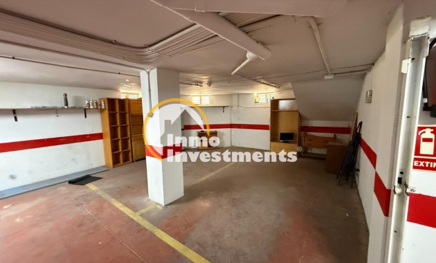 Long term rental - Garage - Torrevieja - Centro