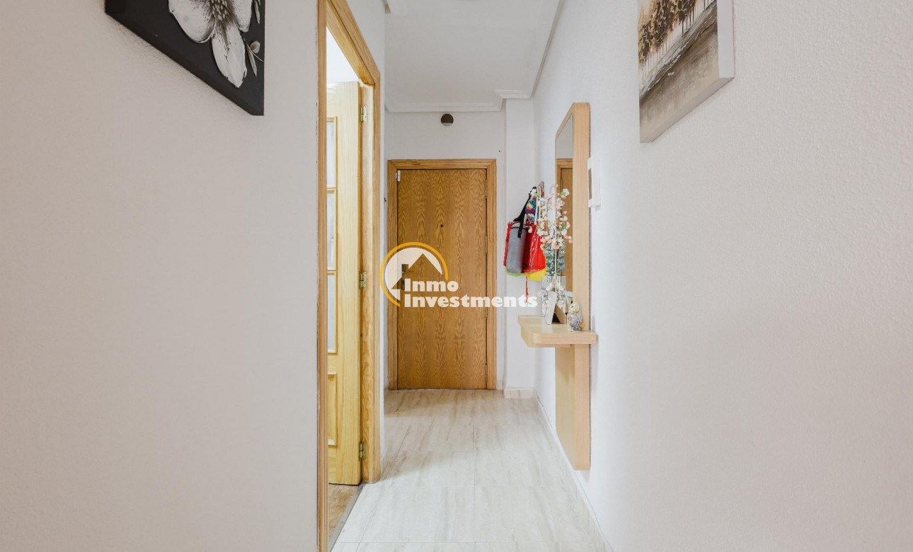 Resale - Apartment - Torrevieja - Playa del Acequion