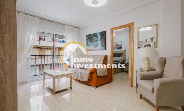 Resale - Apartment - Torrevieja - Playa del Acequion