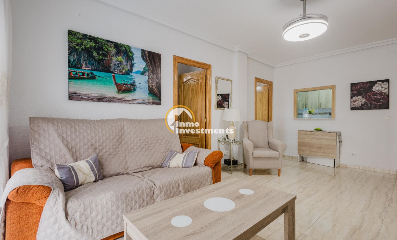 Resale - Apartment - Torrevieja - Playa del Acequion