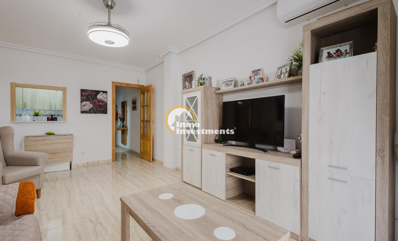 Resale - Apartment - Torrevieja - Playa del Acequion