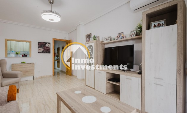 Resale - Apartment - Torrevieja - Playa del Acequion