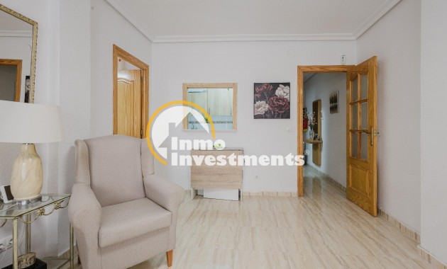 Resale - Apartment - Torrevieja - Playa del Acequion