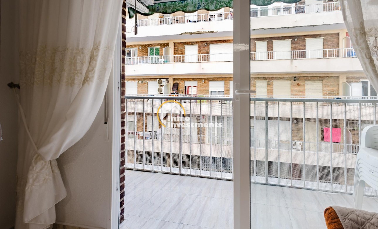 Resale - Apartment - Torrevieja - Playa del Acequion