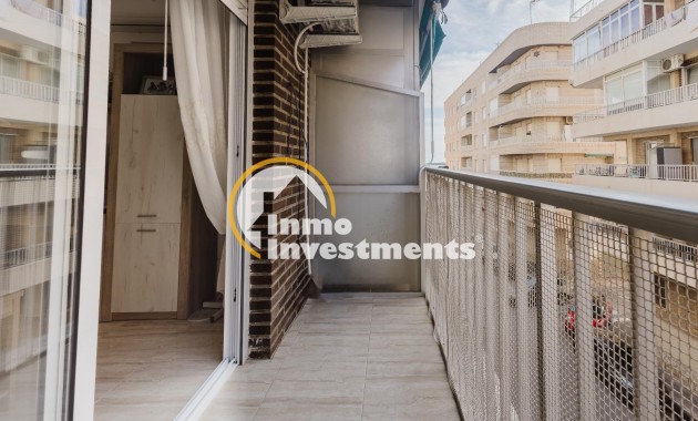 Resale - Apartment - Torrevieja - Playa del Acequion