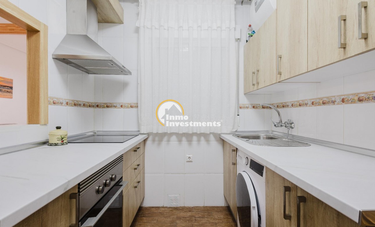 Resale - Apartment - Torrevieja - Playa del Acequion
