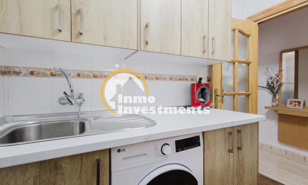 Resale - Apartment - Torrevieja - Playa del Acequion