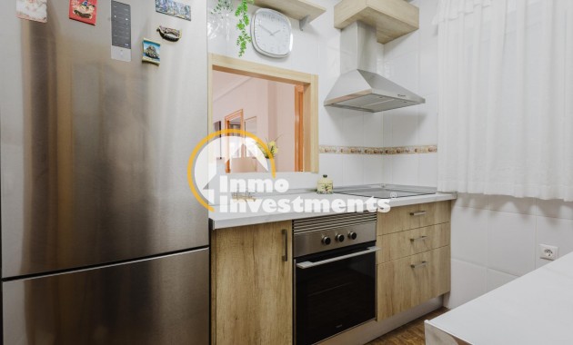 Resale - Apartment - Torrevieja - Playa del Acequion