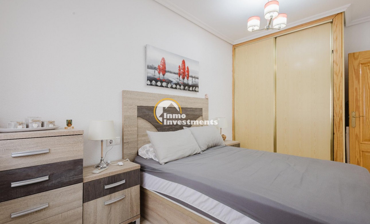 Resale - Apartment - Torrevieja - Playa del Acequion