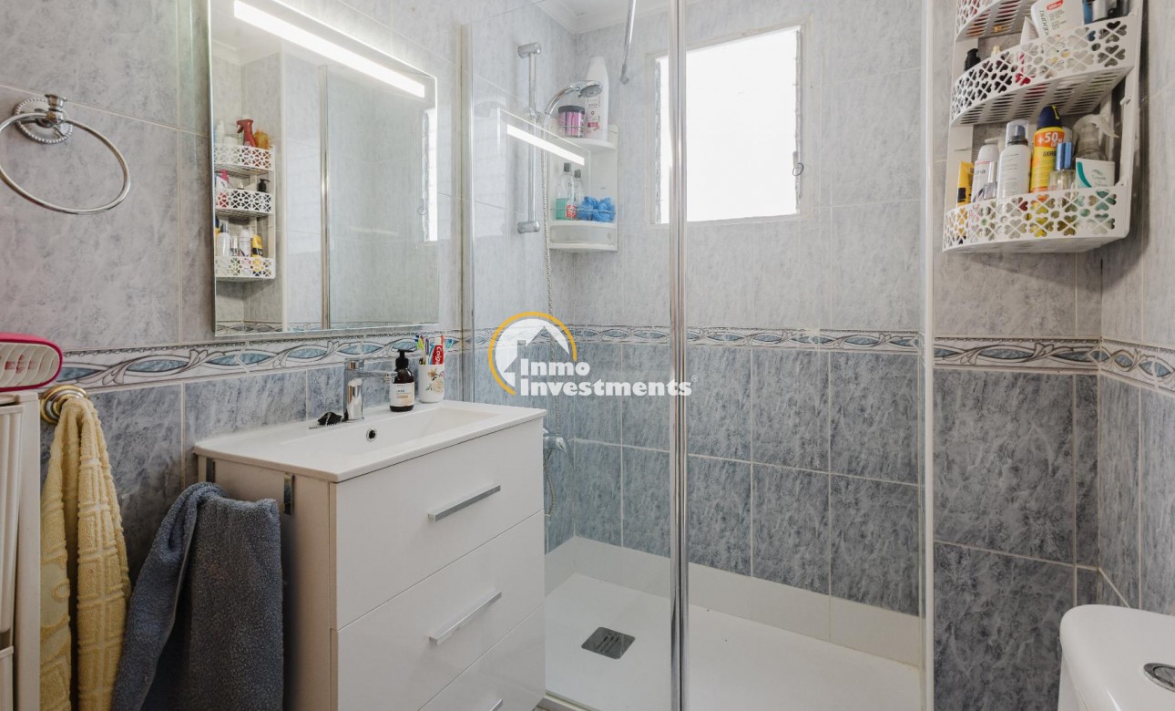 Resale - Apartment - Torrevieja - Playa del Acequion