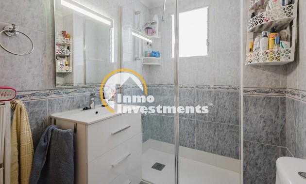 Resale - Apartment - Torrevieja - Playa del Acequion