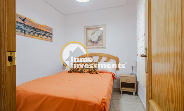 Resale - Apartment - Torrevieja - Playa del Acequion