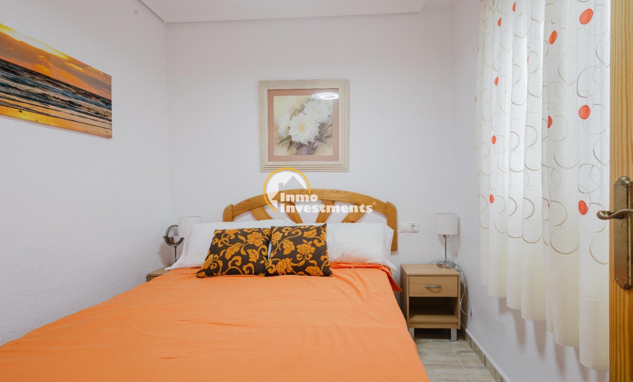 Resale - Apartment - Torrevieja - Playa del Acequion