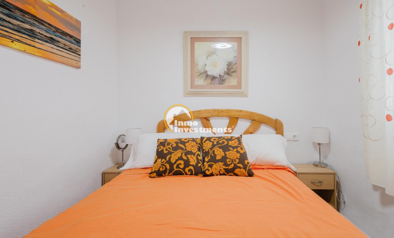 Resale - Apartment - Torrevieja - Playa del Acequion