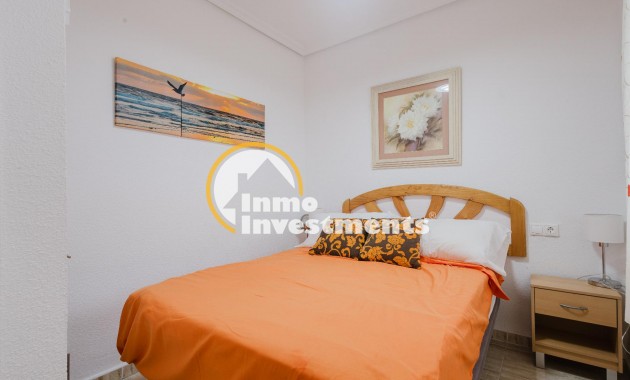 Resale - Apartment - Torrevieja - Playa del Acequion