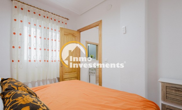 Resale - Apartment - Torrevieja - Playa del Acequion