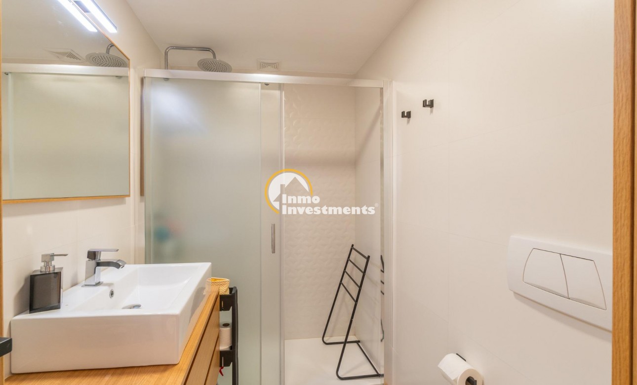 Resale - Apartment - Guardamar del Segura - puerto deportivo