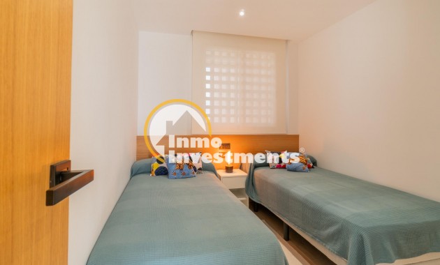 Resale - Apartment - Guardamar del Segura - puerto deportivo