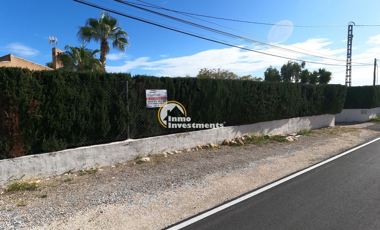 Resale - Villa - Albatera